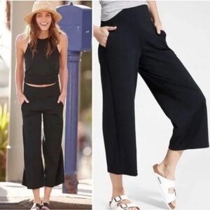 Athleta Black Wide Leg Women's Globetrotter Cropped Pants. Large